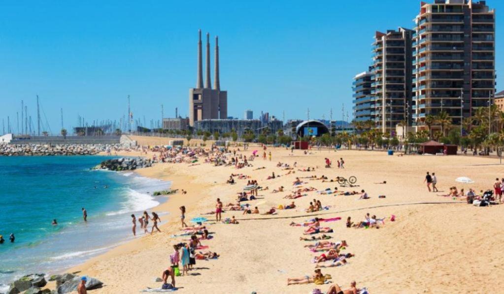 Maifamilybcn-Comodo Y Metro Cercano Badalona Esterno foto